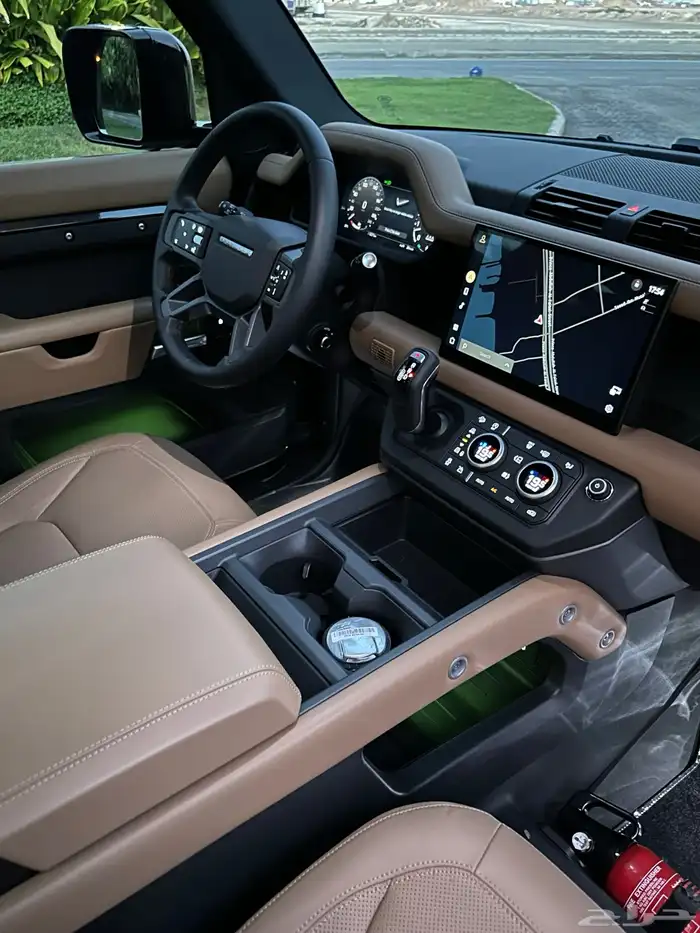 للبيع ديفندر X داينمك 2025 9