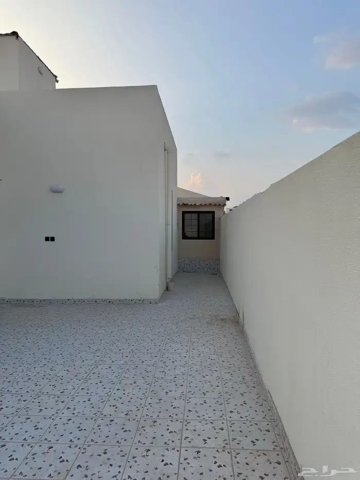 شقة روف للبيع 23