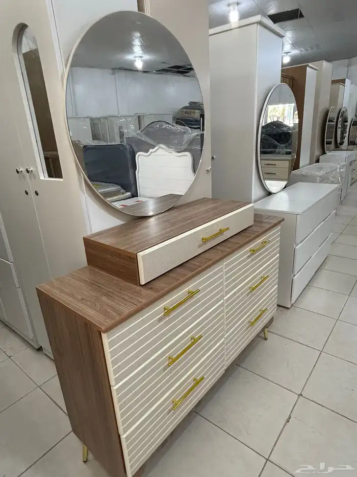 موجد عندنا تسريحات جاهز وتفاصيل على حسب طلب 0