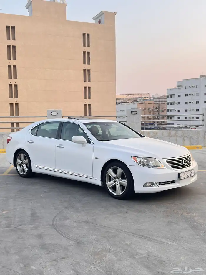 لكزس LS 460L وارد عبد اللطيف جميل فل كامل بلوحة مميزة 12