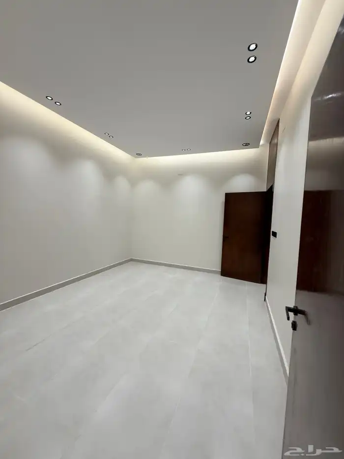 فرصه للبيع فيلا روف ب 685 الف عليها تامين وحي مكتمل الخدمات 66