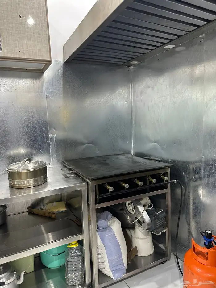 بوفية بكامل اغراضها 3