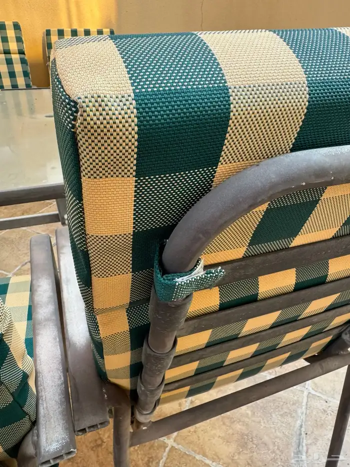 طاولة خارجية 8 كراسي 4