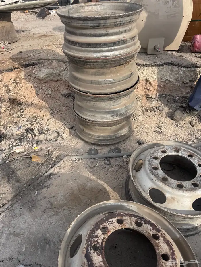 جنوط شاحنه نيسانUD 2