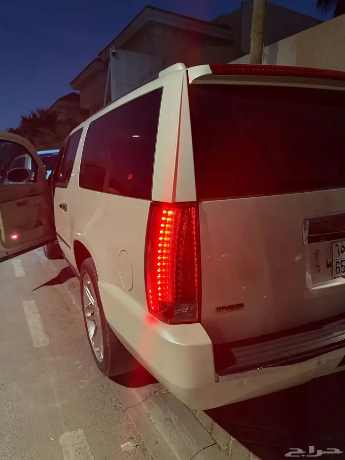 كادلاك - اسكاليد طويل نظيف ( 8 سلندر   ) 7