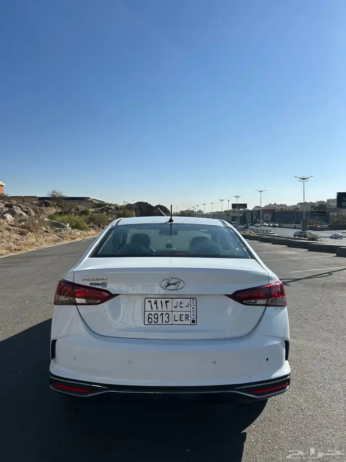 للبيع اكسنت 2022 10