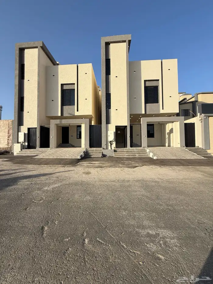 للبيع روف علوي بملحق بمدخل مستقل شمال حي الراقي بالخميس 0