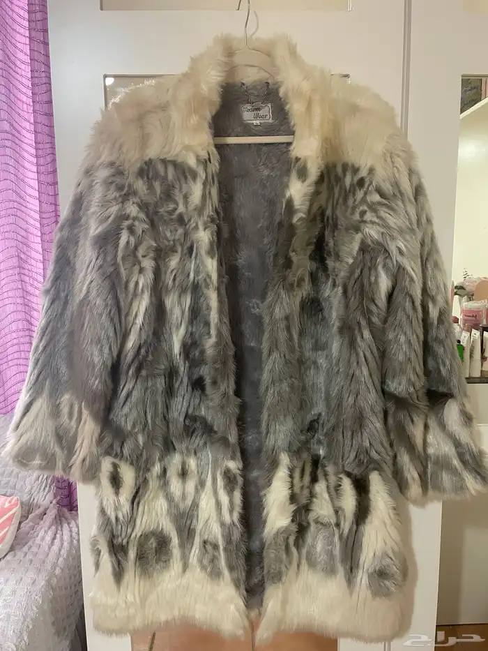 معطف فرو شتوي نسائي جديد مقاس L السعر 150 0