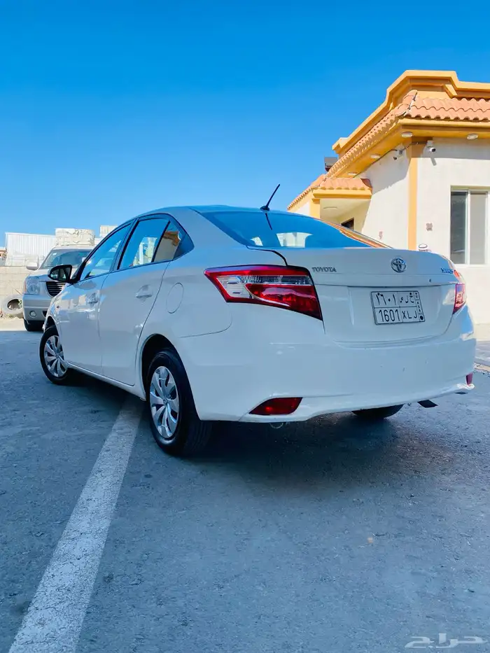 تويوتا ياريس 2017 8