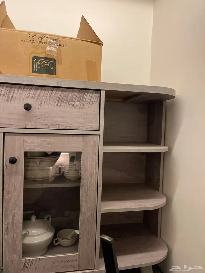 للبيع طاولة طعام مع بوفيه 2