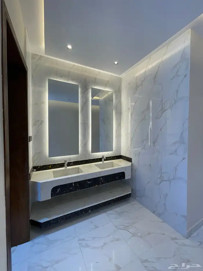 للبيع شقه دور أرضي مع حوش وبايكه بخميس مشيط 3