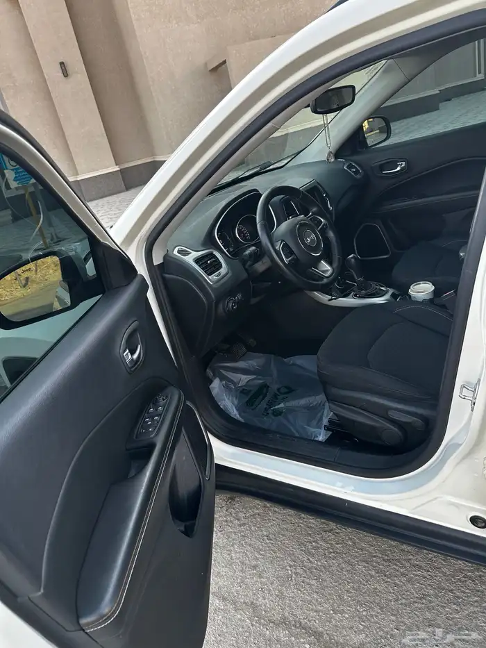 جيب كومباس 12