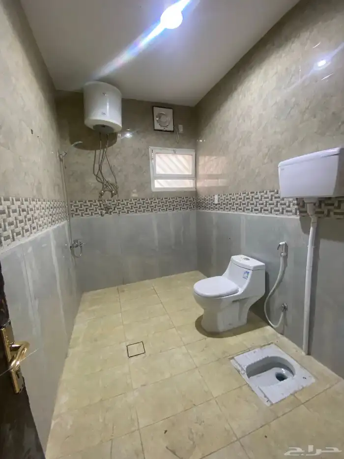 شقه للإيجار بحي احد 7