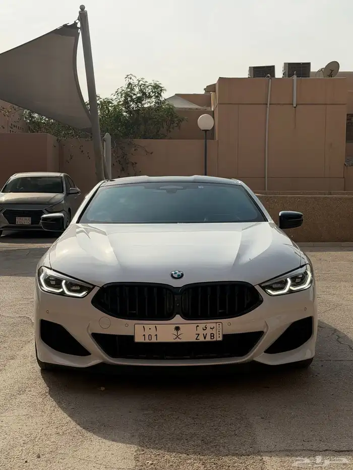 للبيع BMW 850i   الفئة الثامنة - 8 سلندر توين تيربو 9