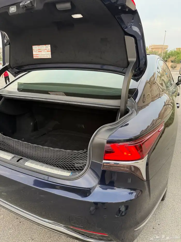 للبيع لكزس LS500h هايبرد ( مخزن ) سعودي اعلى افئه 11