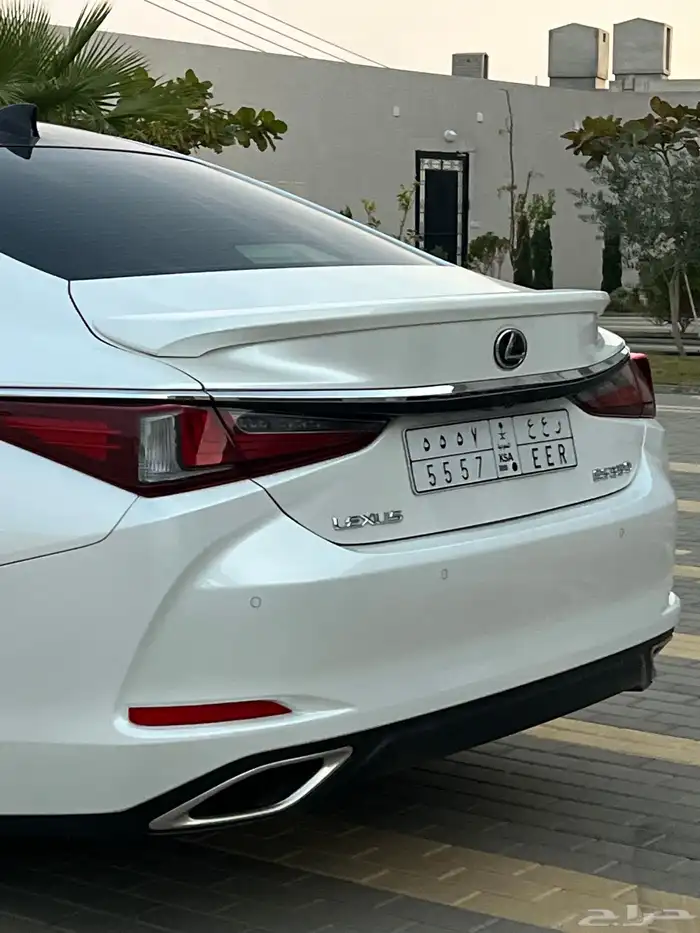 لكزس 2023 مقاس 350 شبه جديده ماشي 15 الف 11
