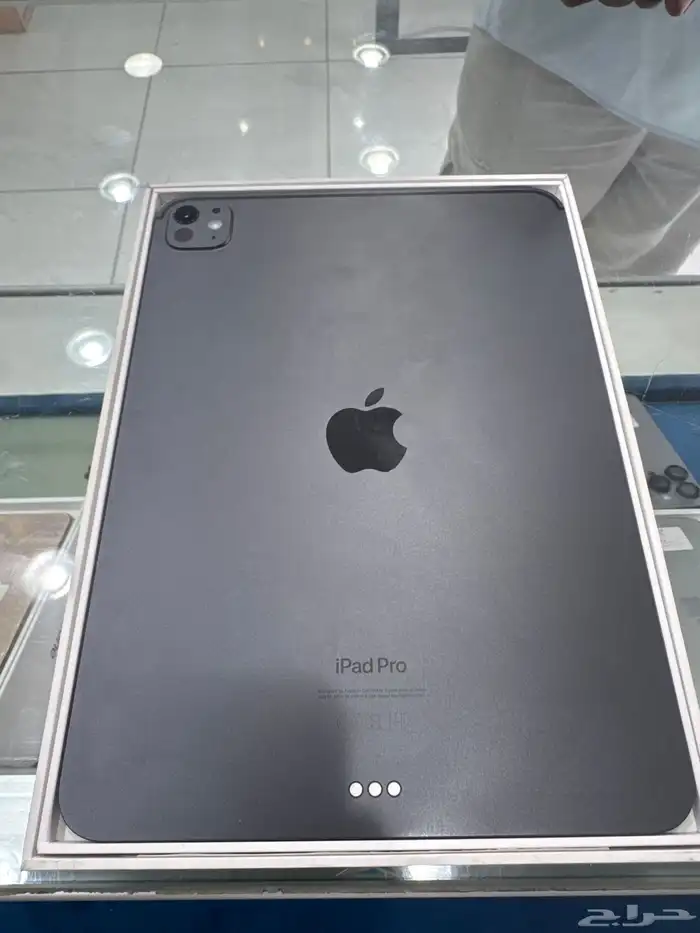ايباد برو m4 0