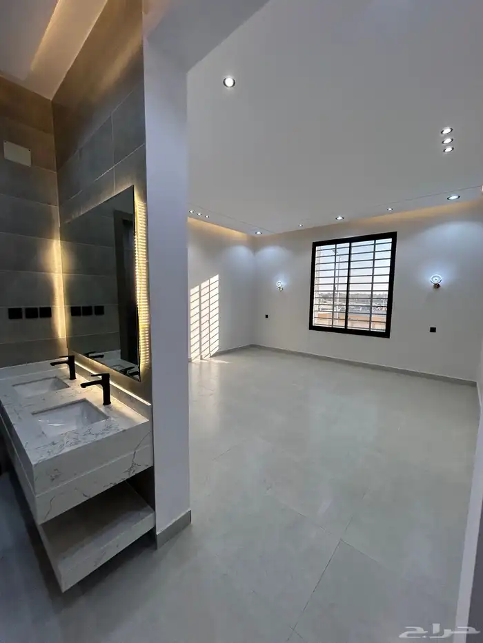 للبيع روف علوي بدرج داخلي وخارجي بسعر مناسب 650الف 4