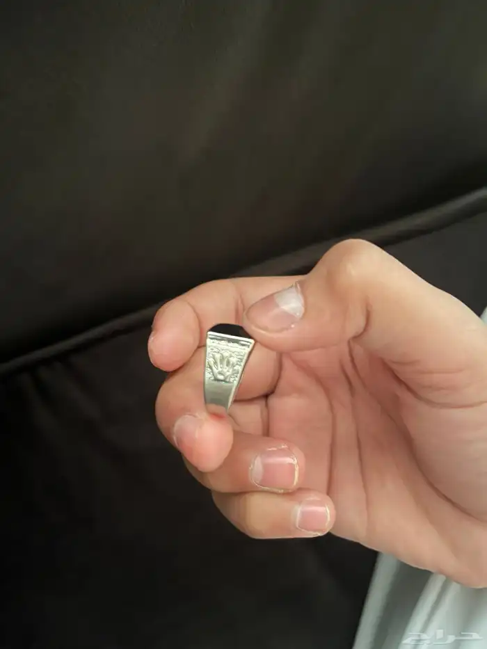 خاتم رولكس اصلي واضح حجمه امامكم على السوم 0