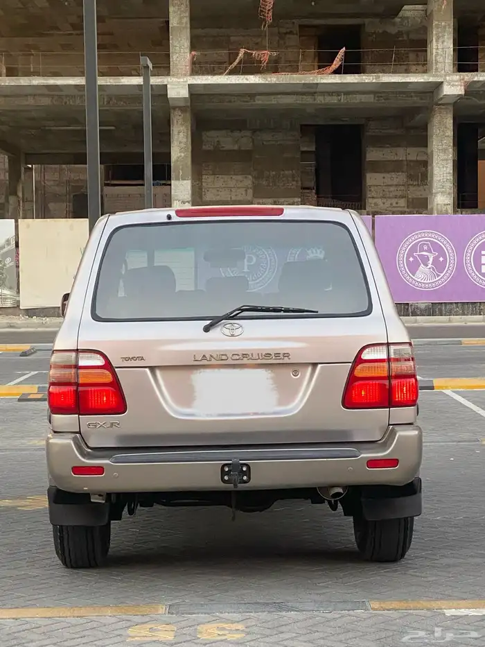 جيب تويوتا لاندكروزر موديل 2002 4