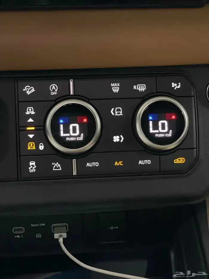 لاندروفر ديفندر X110 خليجي 2021 شبه جديد 31