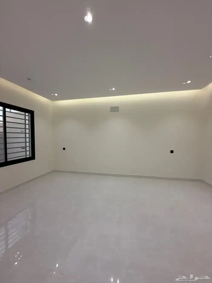 للبيع ارواف علويه وارواف ارضيه ببايكة سياره ف شمال الخميس 5