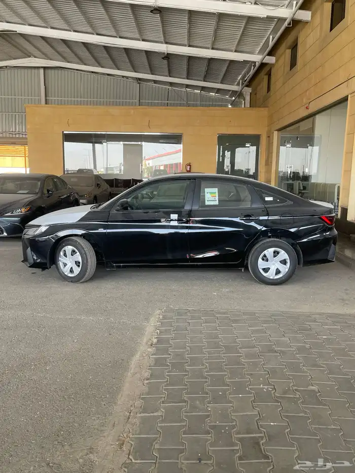 تويوتا يارس Y ستاندر مكينة 1.5 مكيف خلفي أسود 2026 لدى الحسن 1