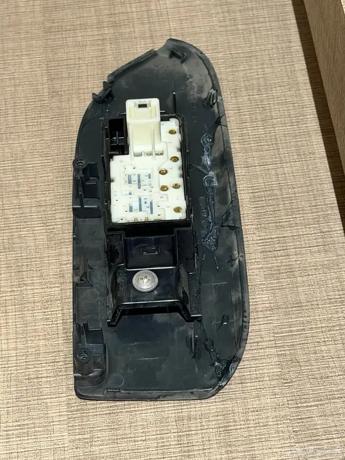 ديكور مع زر التحكم الزجاج برادو خلفي يمين 2