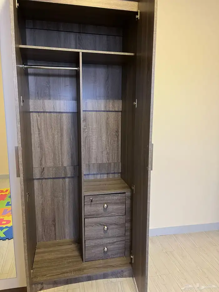 دولاب ملابس من هوم سنتر مستعمل 3