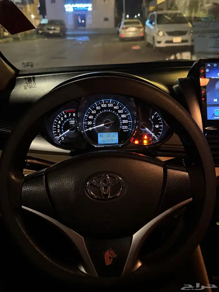 Toyota yaris E 2016 6