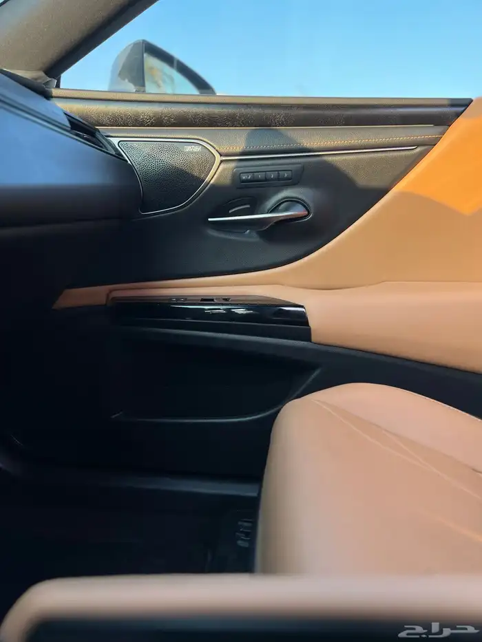 لكزس 2023 es350 فل كامل DD سعودي 17