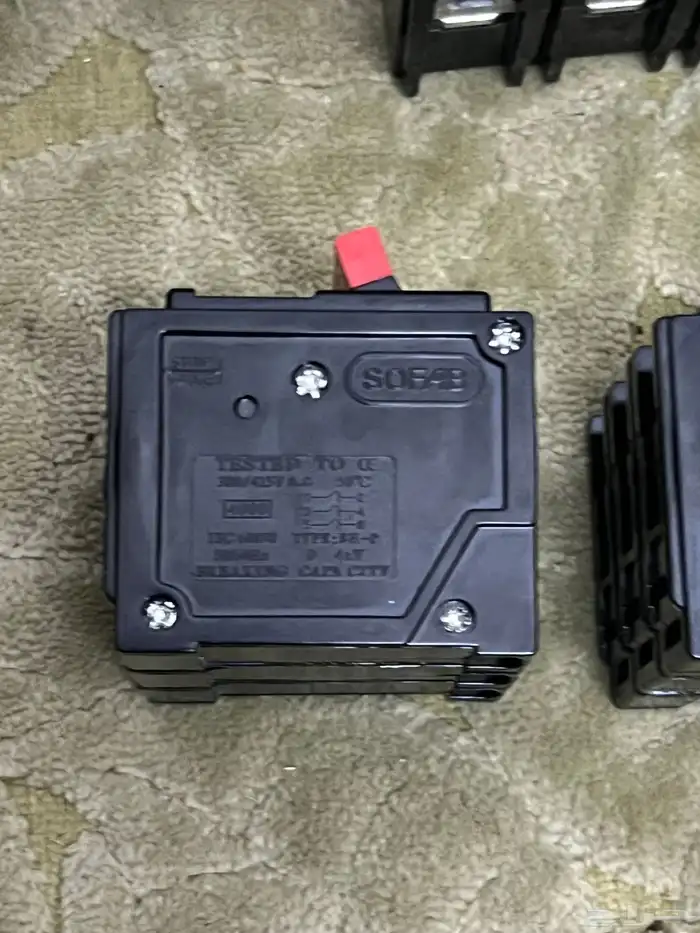 قواطع طبلون 3 فاز 100 أمبير 3