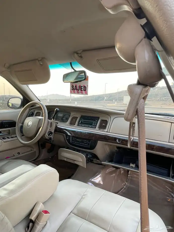 جراند ماركيز 2011 LS للبيع او البدل باكسبدشن فقط 30