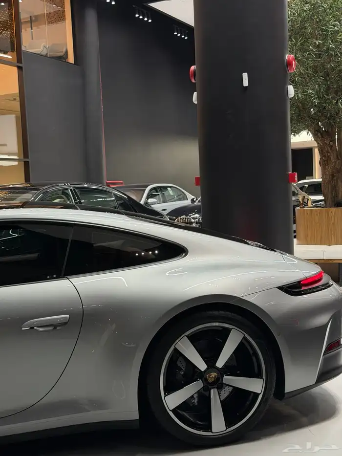 بورش 911 كاريرا 2025 شبه جديد مواصفات عاليه 2