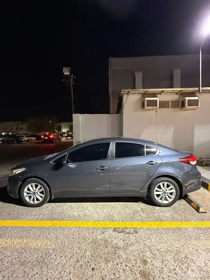 كيا سيراتو للبيع 7