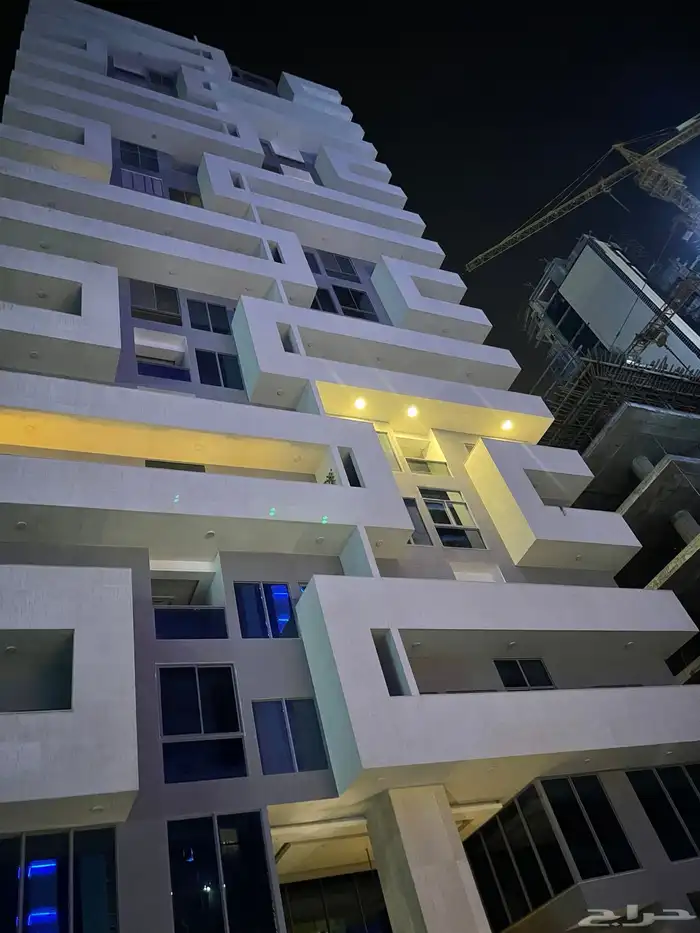 للبيع شقة مودرن فاخرة في برج جود 17