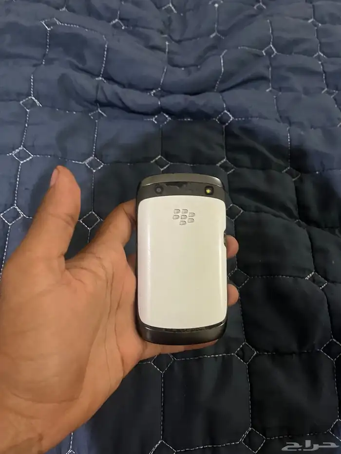 جوال من النوادر محافض عليه 3