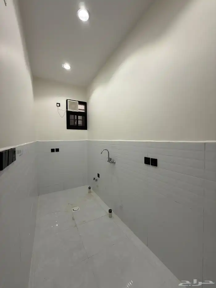 للبيع ارواف علويه وارواف ارضيه ببايكة سياره ف شمال الخميس 47