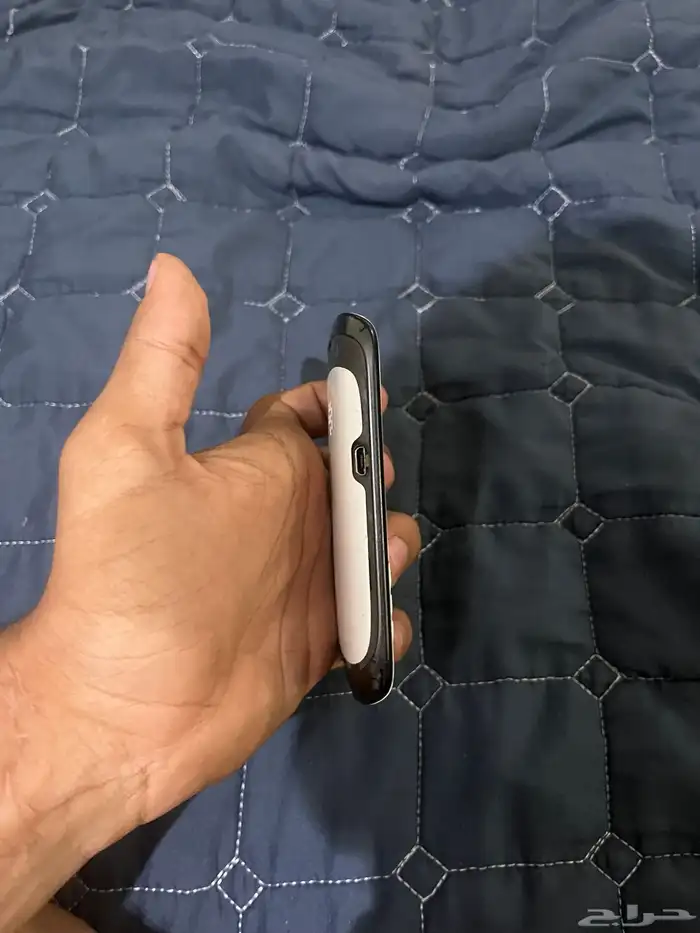 جوال من النوادر محافض عليه 4