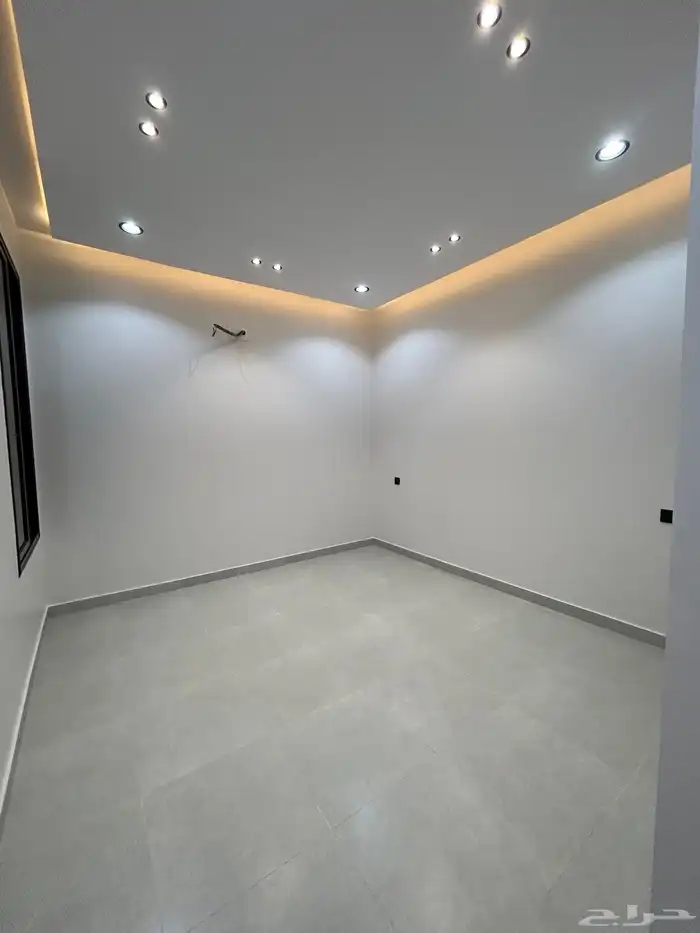 للبيع روف علوي بدرج داخلي وخارجي بسعر مناسب 650الف 14