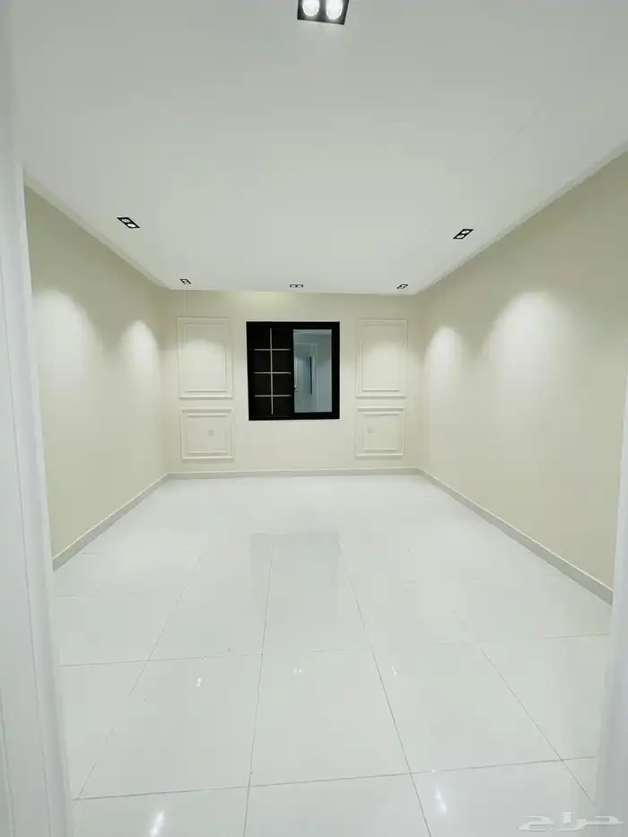 للبيع شقق تمليك علوي مع سطح مصعد راكب حي المعارض السعر 520 15