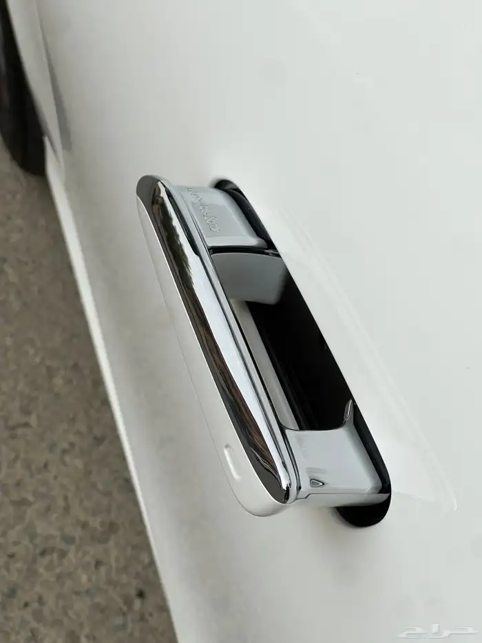 مرسيدس E200 2025 عداد 7 الاف كيلو ضمان الجفالي سنتين 26