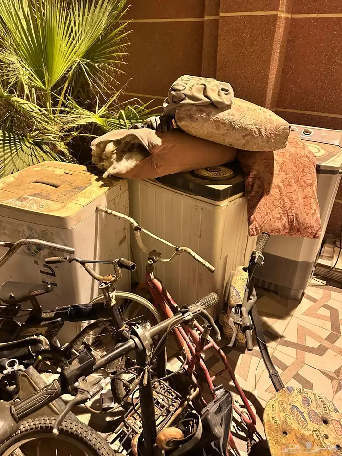 سياكل وسكوترات وثلاث غسالات للبيع 2