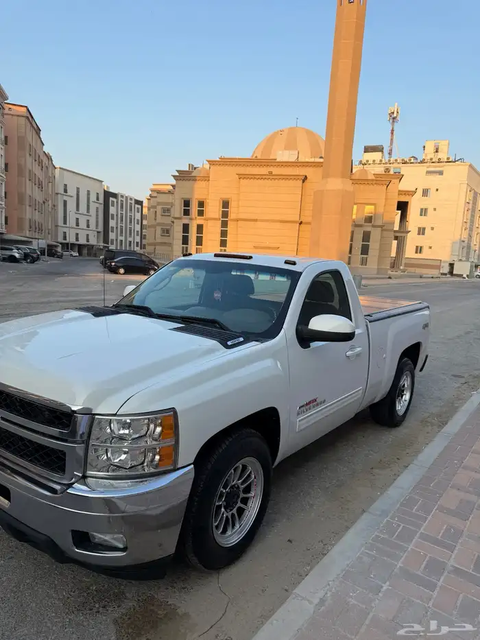 شيفرولية سلفرادو 3