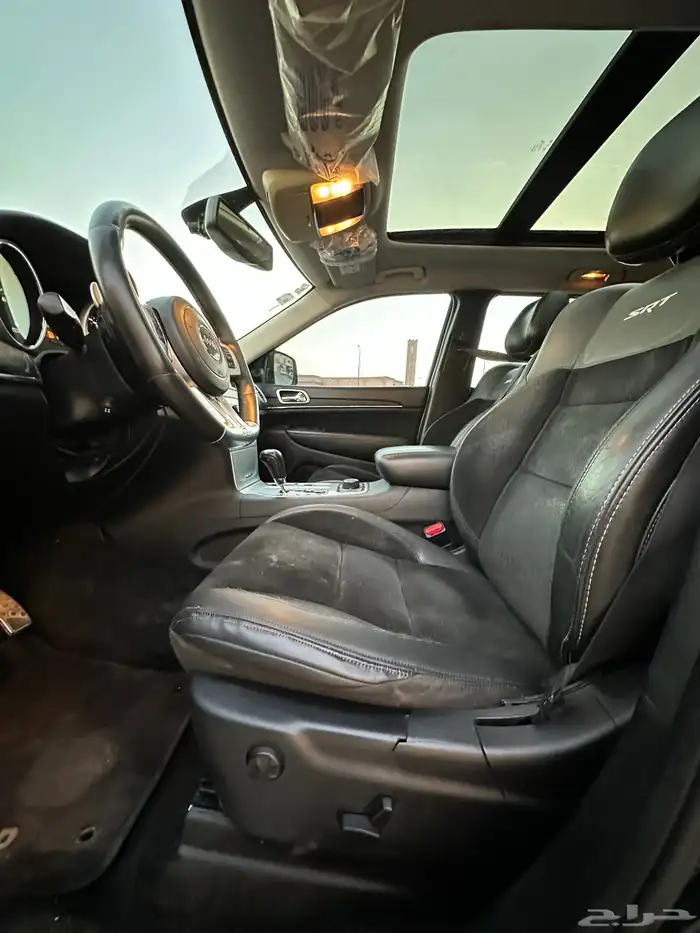 جيب جراند شيروكيSRT 2013 فل كامل نظيف للبيع 8