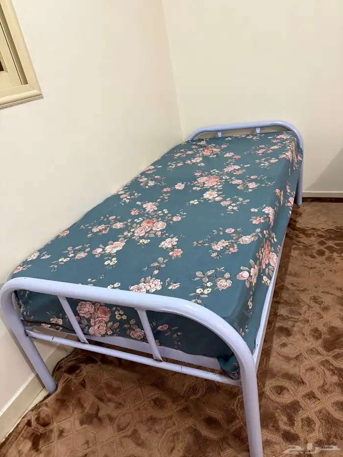 سرير للبيع 0