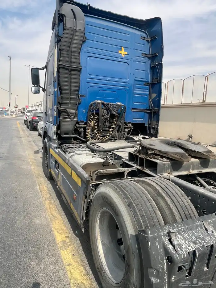 شاحنة فولفو 9