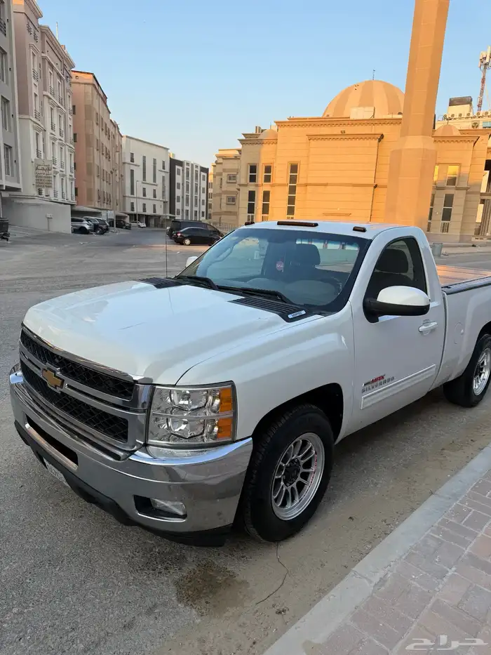 شيفرولية سلفرادو 4