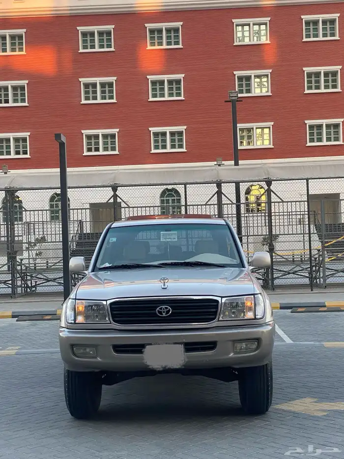 جيب تويوتا لاندكروزر موديل 2002 0