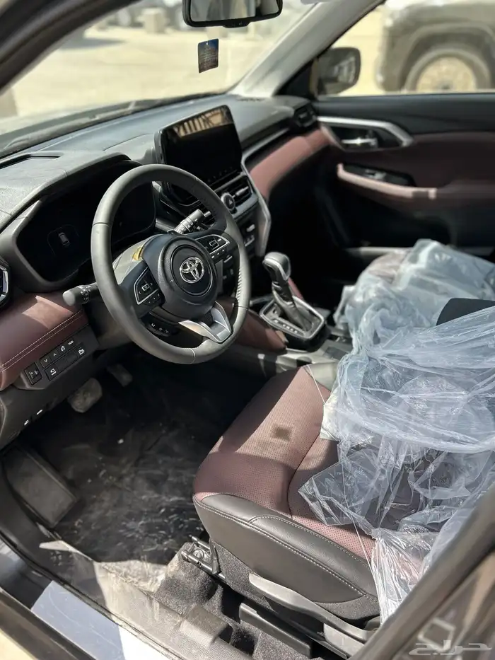 تويوتا أوربان كروزر GLX فل كامل 2026رمادي 79350شامل الضريبة 4